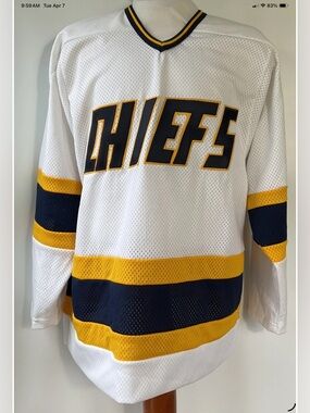 Slap Shot Charlestown Chiefs White Stitched Hockey Jersey Size Medium